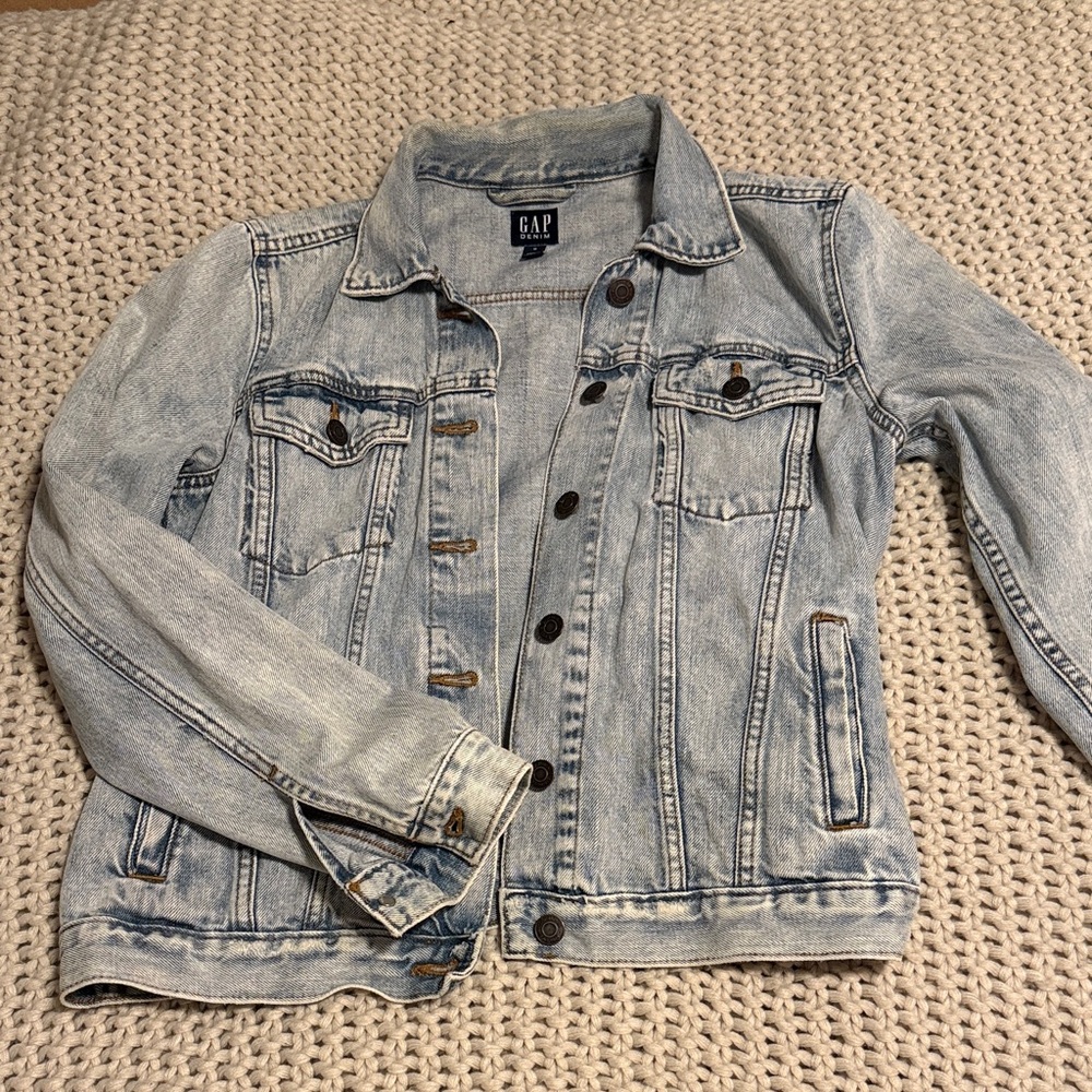 GAP Women's Light Blue Jean Jacket